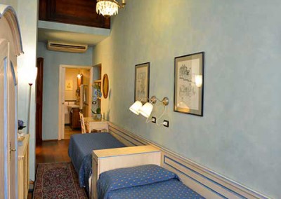 light-blue-bedroom-b&b-center-florence