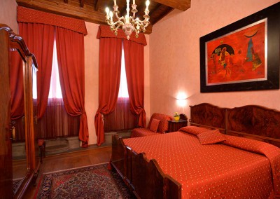 red-bedroom-b&b-in-the-heart-of-florence